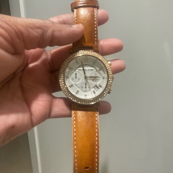 Michael Kors Rose Gold Chronograph with  Leather Band No scratches main image 9